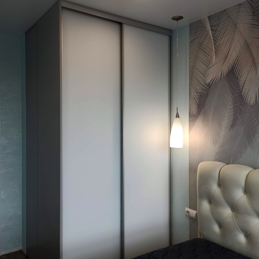 Шкаф-купе для спальни с нестандартным наполнением