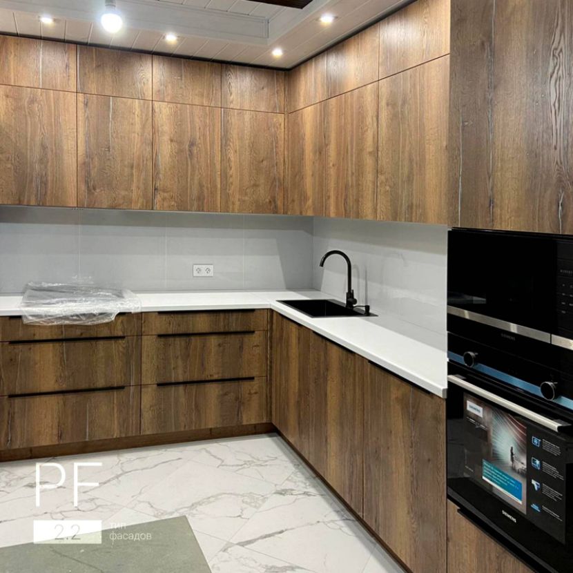 Кухня из ЛДСП древесного декора