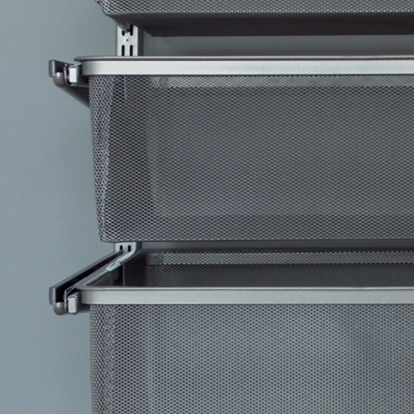 П-образная гардеробная в сером цвете