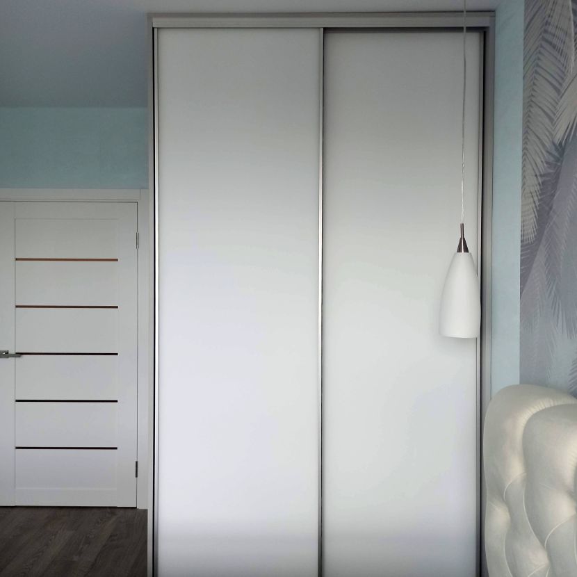 Шкаф-купе для спальни с нестандартным наполнением