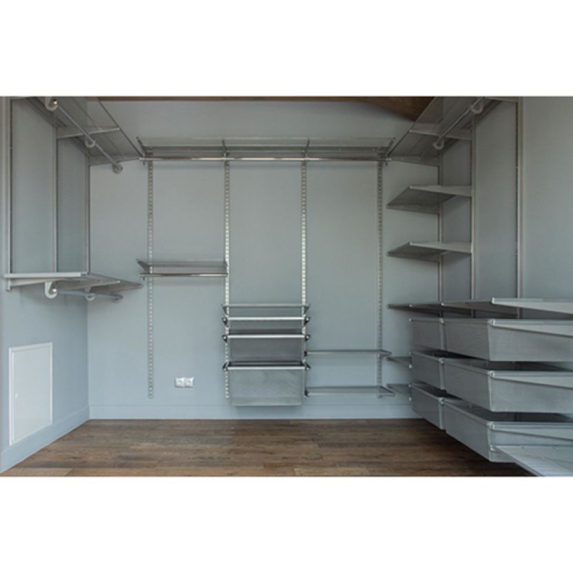 П-образная гардеробная в сером цвете