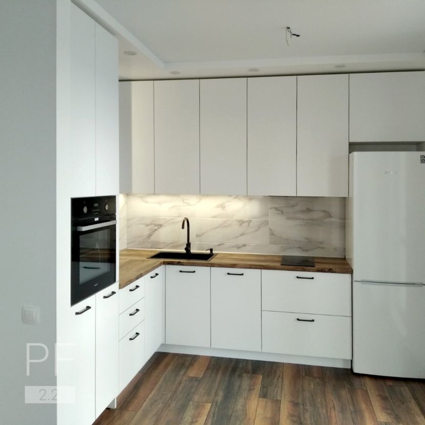 Белая кухня из акрила