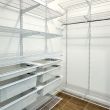 Функциональная гардеробная на три стены