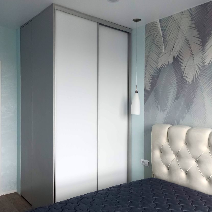 Шкаф-купе для спальни с нестандартным наполнением