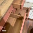 Эффектный комод с выразительной фрезеровкой
