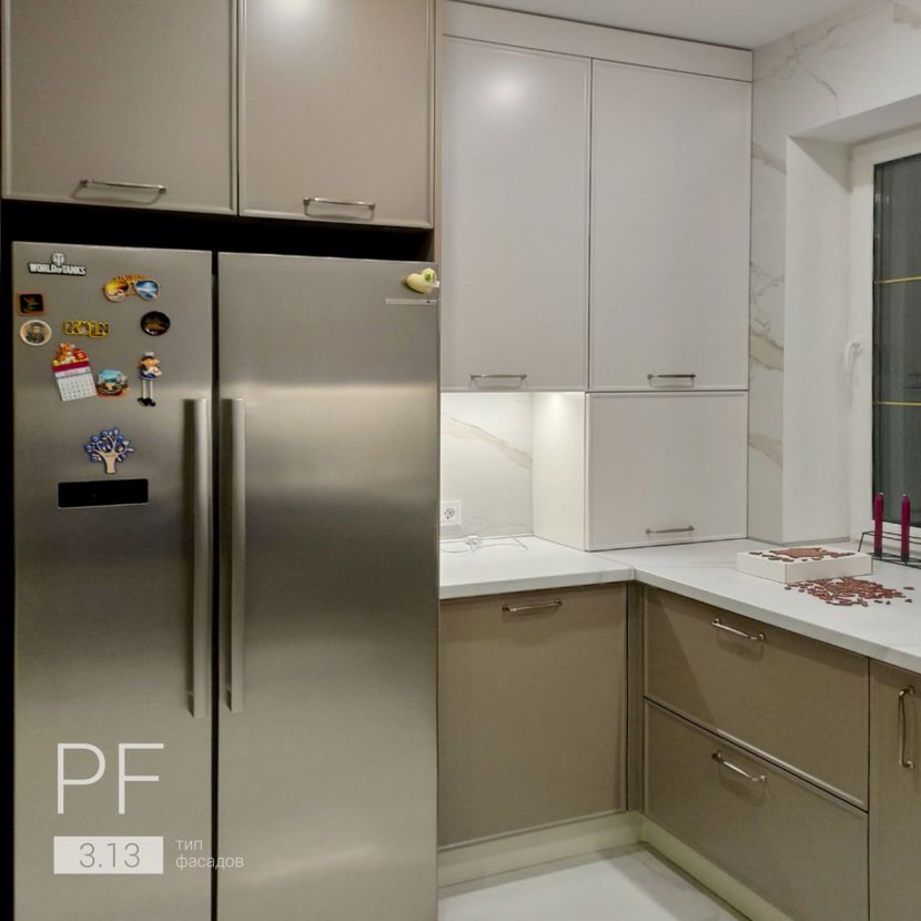 П-образная кухня без верхних шкафов