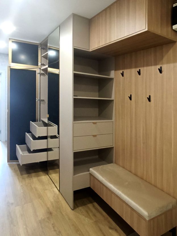 Зеркальный шкаф в прихожую