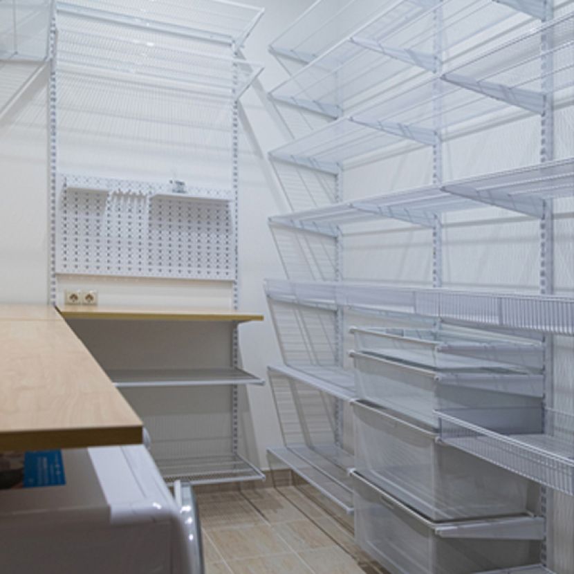 Система хранения для прачечной-кладовой