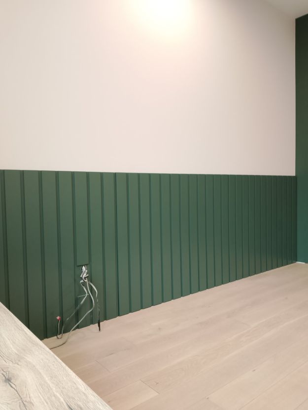 Кабинет с 3D-панелями и матовыми фасадами