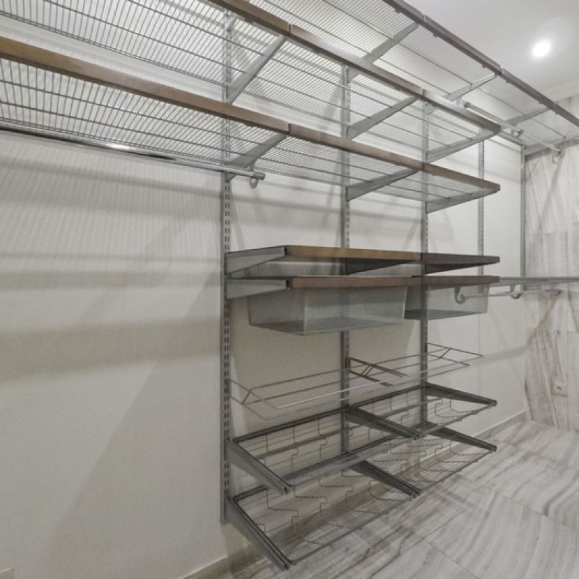 Гардеробная комната в классическом стиле