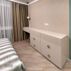 Комод и прикроватные тумбы для спальни