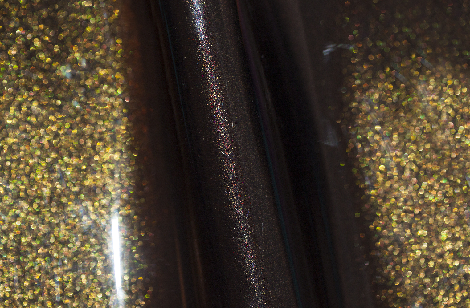 Черный с золотом глянец металлик GM25