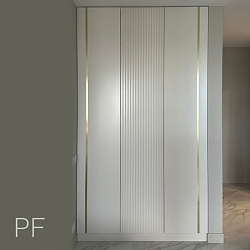 Современный шкаф в прихожую